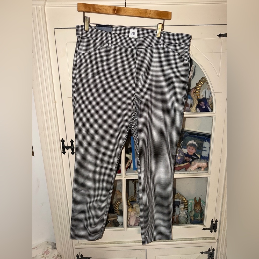 GAP women’s  Black and White Checkered Chinos 14 NWT